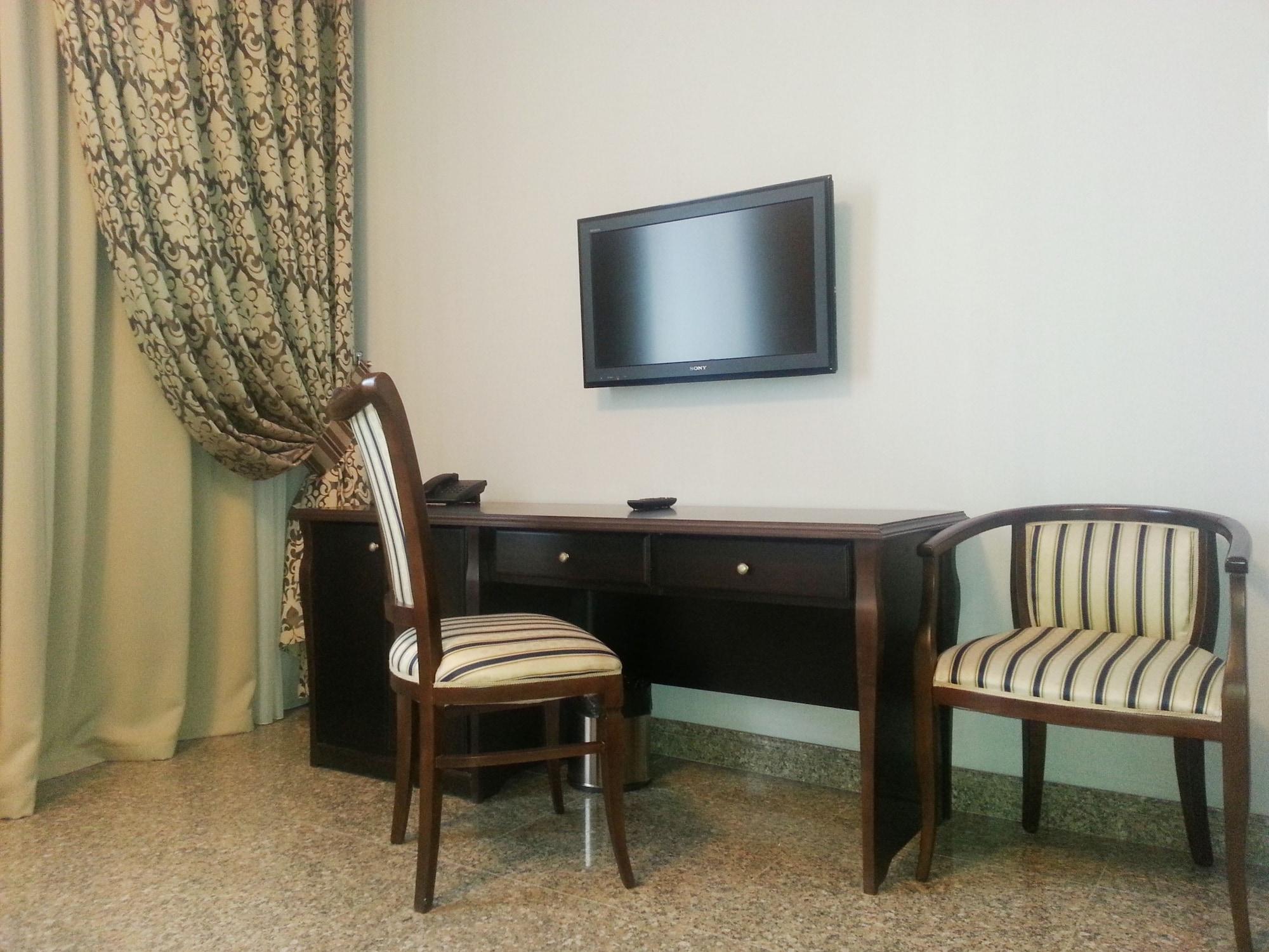 Royal Petrol Hotel Tałdykorgan Zewnętrze zdjęcie